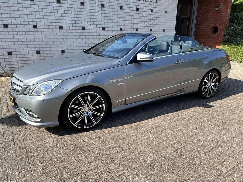 Grijs Gebruikt 2010 Mercedes E350 AMG Cabriolet | € 19.750 (Eerlijke prijs) - Afbeelding 1/4
