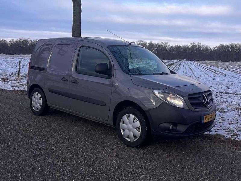 Grijs Occasion 2017 Mercedes Citan 109 Van | € 8.700 (Eerlijke prijs) - Afbeelding 1/4