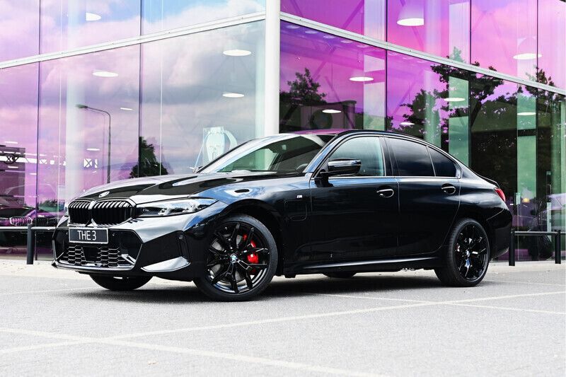 Zwart Nieuw 2025 BMW 330e M Sport Sedan | € 67.527 (Super prijs) - Afbeelding 1/4