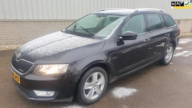 Zwart Gebruikt 2014 Skoda Octavia GreenLine Stationwagen | € 5.500 (Eerlijke prijs) - Afbeelding 1/4