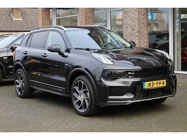 Zwart Occasion 2023 Lynk & Co 01 SUV | € 27.995 (Eerlijke prijs) - Afbeelding 1/3