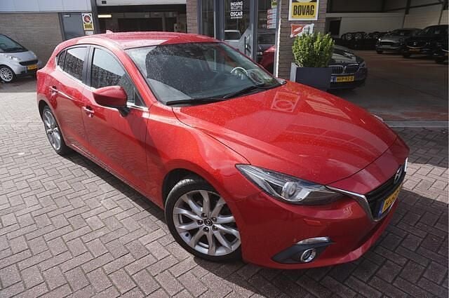 Rood Gebruikt 2015 Mazda 3 Hatchback | € 11.945 (Goede deal) - Afbeelding 1/4