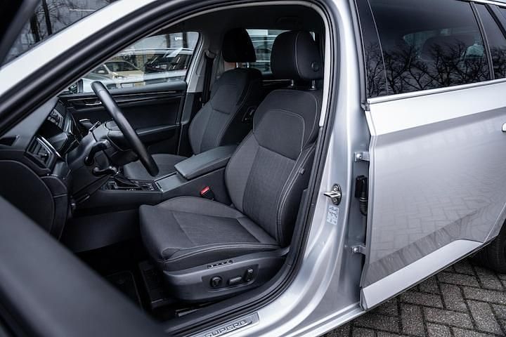 Occasion Skoda Superb Business Line 2022 Grijs (metallic) Stationwagen