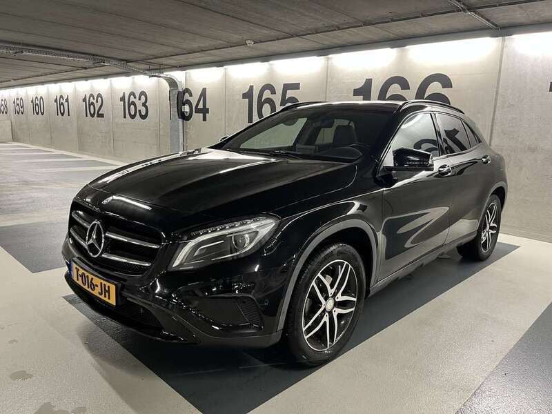 Zwart Gebruikt 2016 Mercedes GLA200 Ambition SUV | € 19.500 (Eerlijke prijs) - Afbeelding 1/4