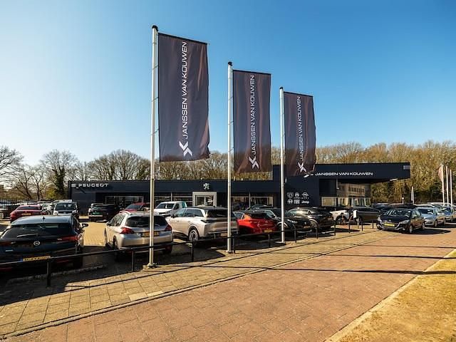 Grijs Occasion 2023 Citroën e-C4 Business Class SUV | € 19.500 (Eerlijke prijs) - Afbeelding 1/2