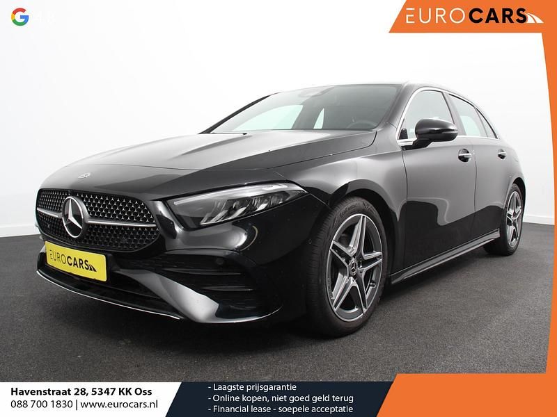 Zwart Gebruikt 2024 Mercedes A200 AMG line Hatchback | € 37.490 (Iets duurder) - Afbeelding 1/4