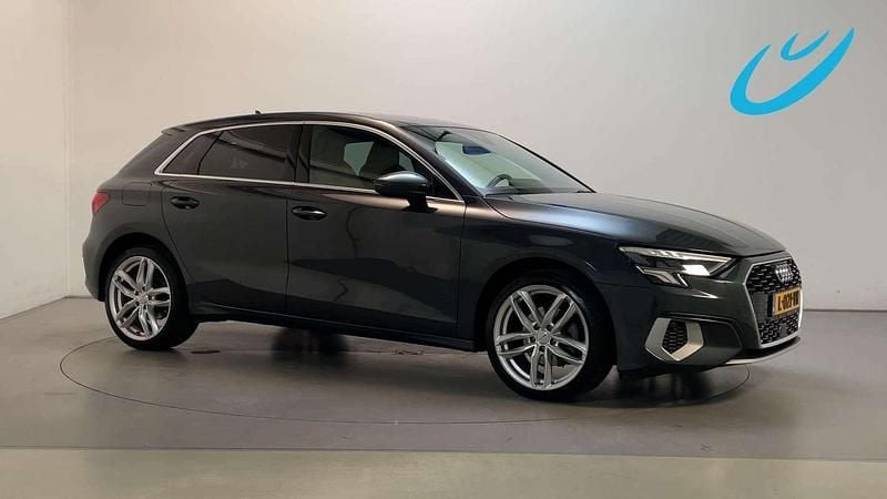 Grijs Gebruikt 2021 Audi A3 Sportback e-tron Advanced Hatchback | € 21.750 (Eerlijke prijs) - Afbeelding 1/3