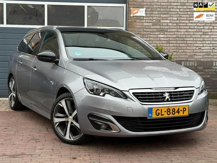 Grijs Gebruikt 2015 Peugeot 308 GT-line Hatchback | € 7.940 (Eerlijke prijs) - Afbeelding 1/4
