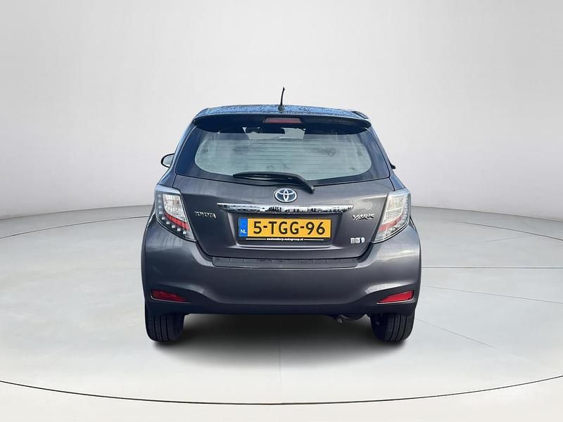 Occasion Toyota Yaris Hybrid 100 PK (73 kW) 2014 Grijs Hatchback