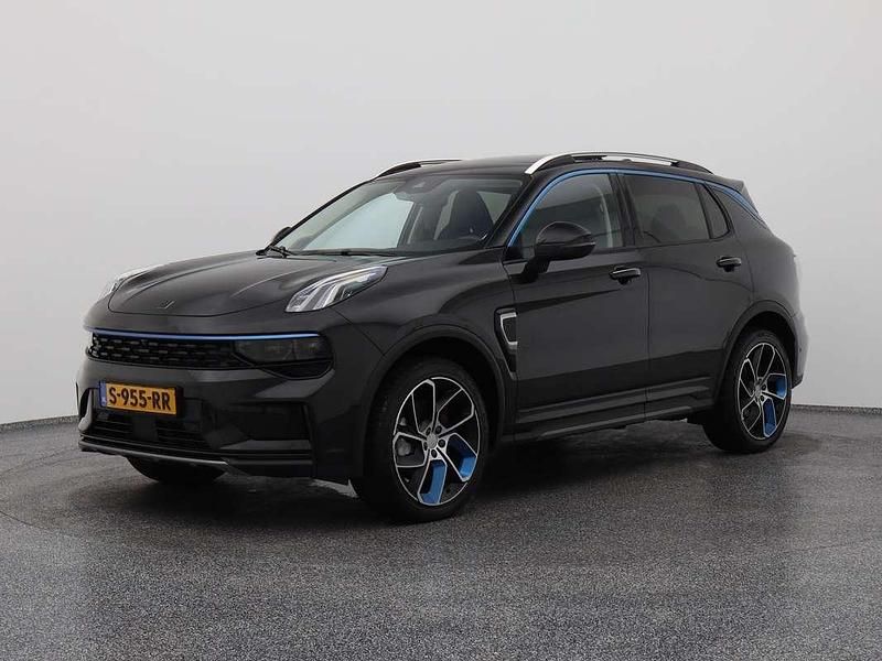 Zwart (metallic) Gebruikt 2023 Lynk & Co 01 SUV | € 23.700 (Goede deal) - Afbeelding 1/3