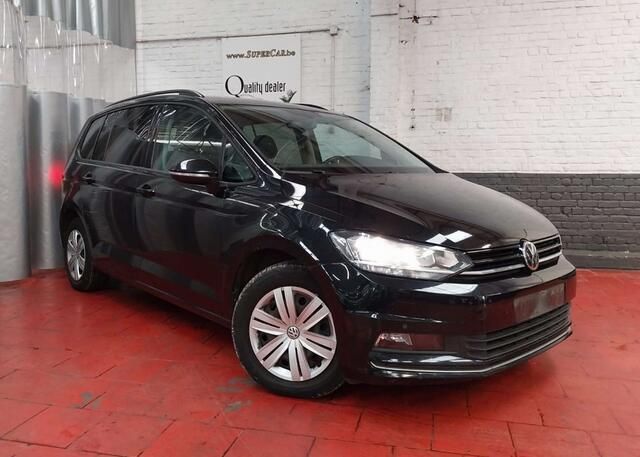 Zwart Gebruikt 2018 VW Touran Trendline MPV | € 12.490 - Afbeelding 1/4