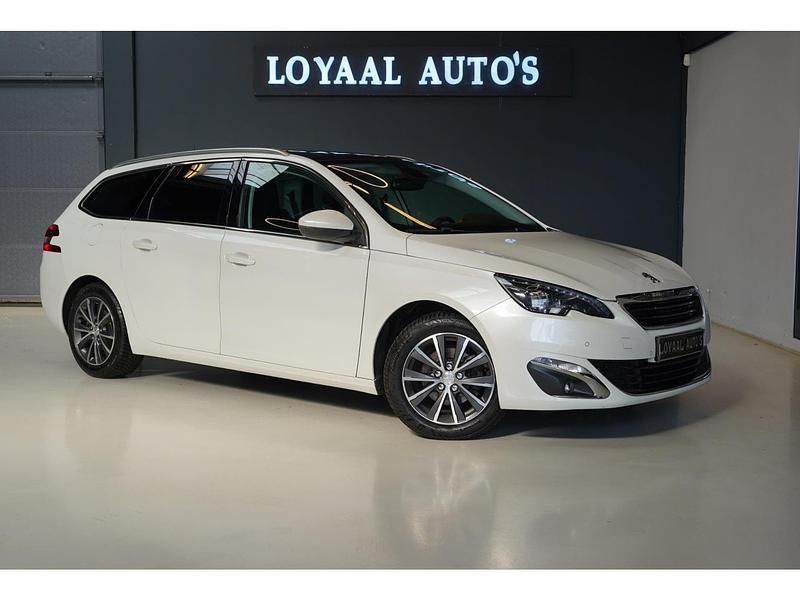 Wit Gebruikt 2015 Peugeot 308 Allure Stationwagen | € 7.000 (Iets duurder) - Afbeelding 1/4