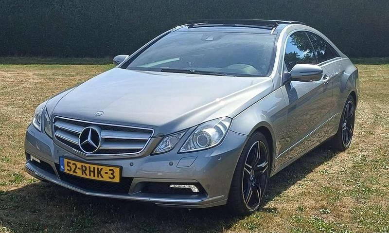 Grijs Occasion 2011 Mercedes E350 Elegance Coupé | € 12.500 (Goede deal) - Afbeelding 1/4
