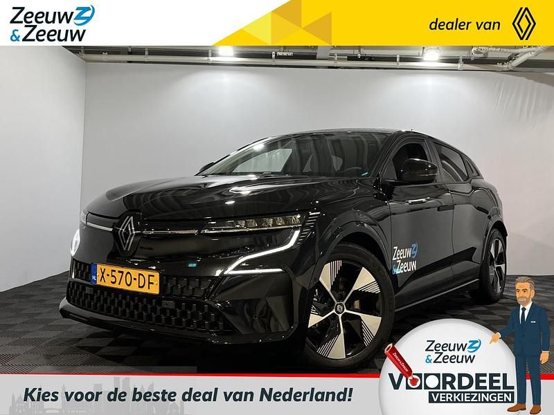 Noir étoilé gne (donker zwart) Occasion 2023 Renault Megane E-Tech Evolution Hatchback | € 27.935 (Iets duurder) - Afbeelding 1/4
