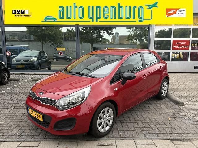 Rood Gebruikt 2014 Kia Rio Hatchback | € 7.950 (Eerlijke prijs) - Afbeelding 1/4