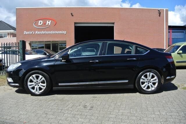 Zwart Gebruikt 2011 Citroën C5 Exclusive Sedan | € 4.499 (Eerlijke prijs) - Afbeelding 1/4