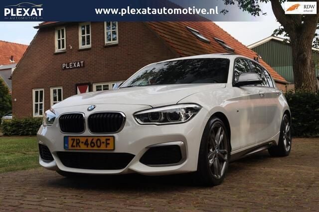 Wit Gebruikt 2016 BMW M135 M Sport Hatchback | € 26.945 (Goede deal) - Afbeelding 1/4