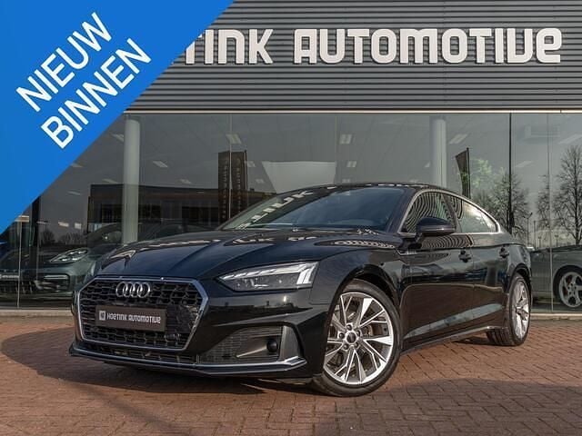 Zwart Occasion 2022 Audi A5 Sportback Ambiente Hatchback | € 32.940 (Super prijs) - Afbeelding 1/4