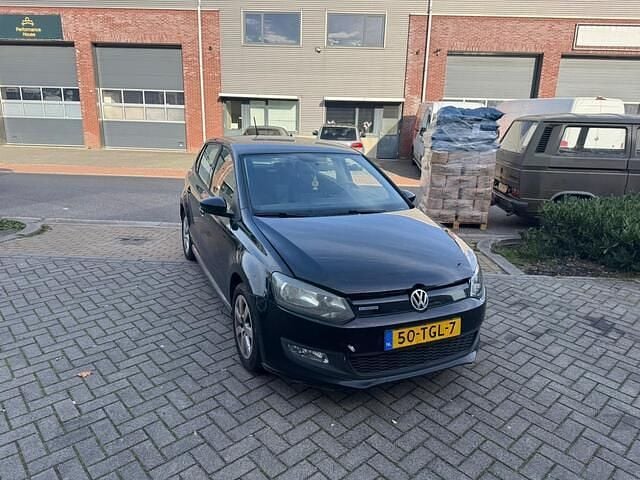 Zwart Gebruikt 2012 VW Polo Comfortline Hatchback | € 1.850 (Goede deal) - Afbeelding 1/4