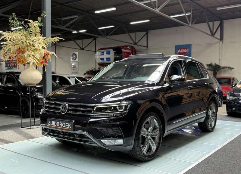 Zwart Gebruikt 2016 VW Tiguan Highline SUV | € 22.999 (Goede deal) - Afbeelding 1/4