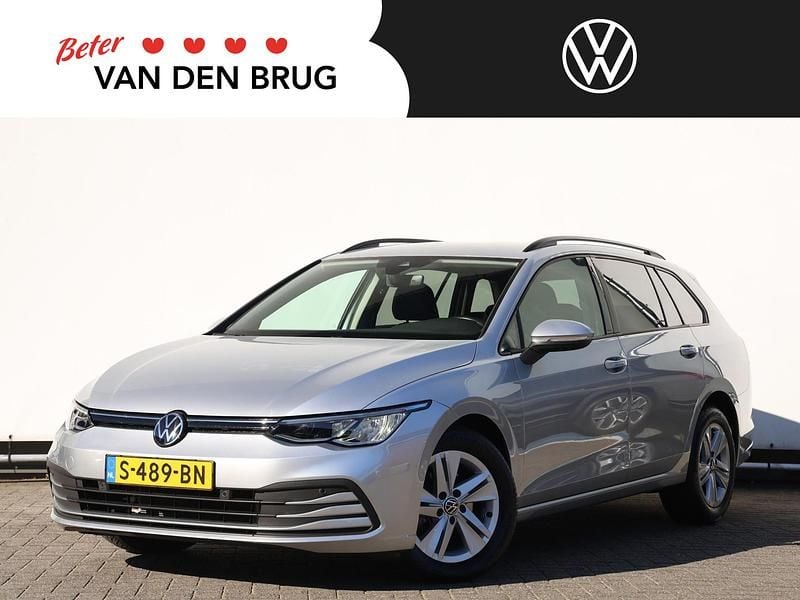 Grijs Gebruikt 2023 VW Golf VIII Business Stationwagen | € 21.695 (Goede deal) - Afbeelding 1/4