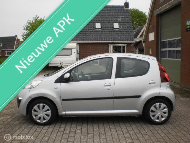 Occasion Peugeot 107 68 PK (50 kW) 2012 Grijs Hatchback