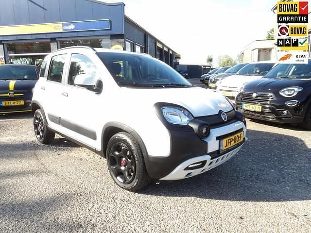 Wit Gebruikt 2023 Fiat Panda Cross Cross Hatchback | € 14.950 (Goede deal) - Afbeelding 1/4
