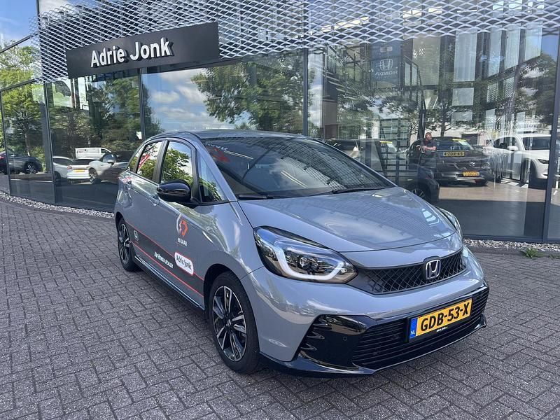 Grijs Gebruikt 2024 Honda Jazz Advance Hatchback | € 29.839 (Eerlijke prijs) - Afbeelding 1/4
