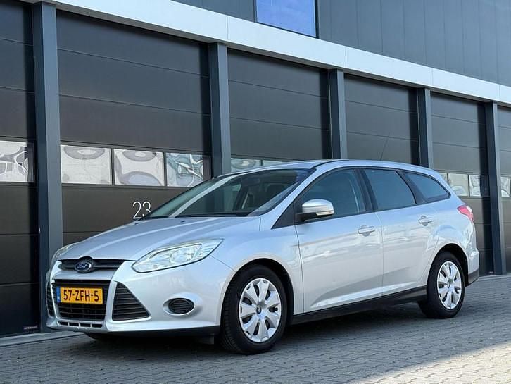 Grijs Gebruikt 2012 Ford Focus Stationwagen | € 2.950 (Eerlijke prijs) - Afbeelding 1/1