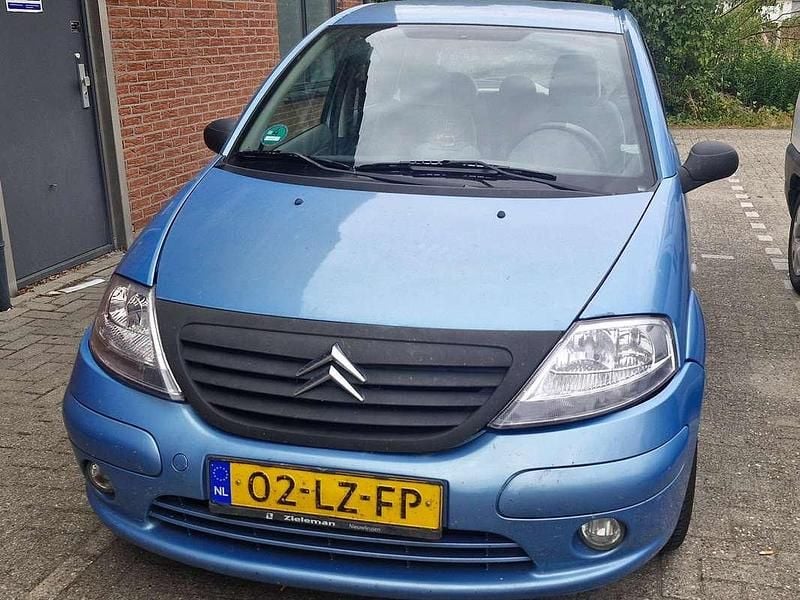 Blauw Gebruikt 2003 Citroën C3 Exclusive Hatchback | € 550 (Goede deal) - Afbeelding 1/4