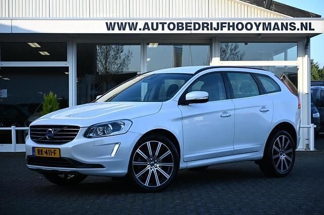 Wit Occasion 2015 Volvo XC60 Ocean Race SUV | € 13.450 (Goede deal) - Afbeelding 1/4