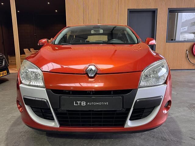 Occasion Renault Mégane Coupé Expression 110 PK (80 kW) 2011 Oranje Coupé