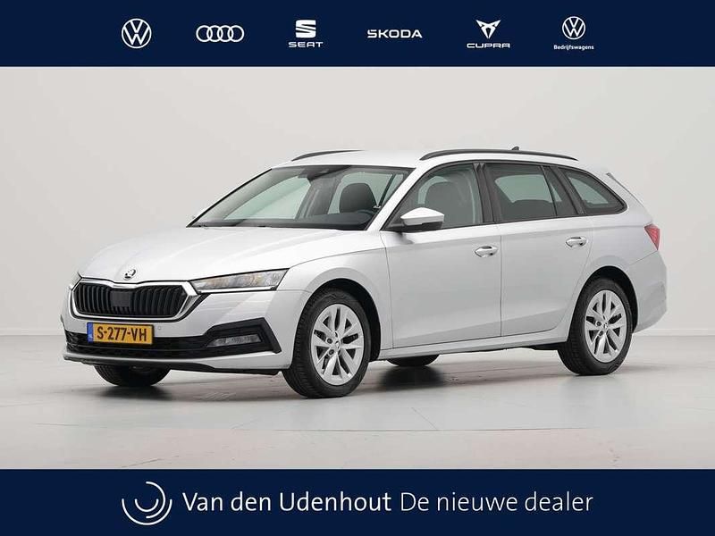 Grijs, metallic lak Gebruikt 2023 Skoda Octavia Business Line Stationwagen | € 25.440 (Goede deal) - Afbeelding 1/4