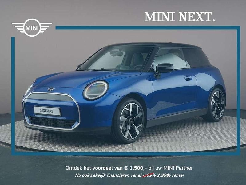 Occasion Mini Cooper Favoured 135 kW (184 PK) 2025 Blauw Hatchback