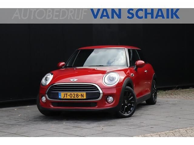 Rood Gebruikt 2016 Mini Cooper Business Hatchback | € 11.850 (Goede deal) - Afbeelding 1/4