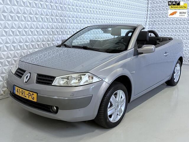 Beige (metallic) Occasion 2005 Renault Mégane Cabriolet Luxe Cabriolet | € 999 (Goede deal) - Afbeelding 1/4