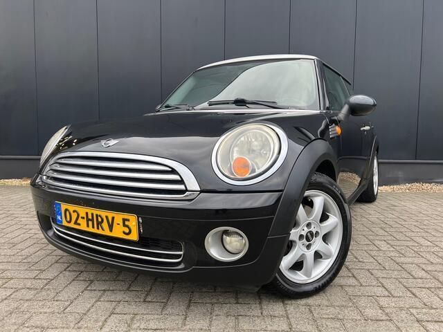 Zwart Gebruikt 2009 Mini Cooper Hatchback | € 2.995 (Eerlijke prijs) - Afbeelding 1/4