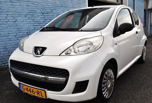 Wit Gebruikt 2009 Peugeot 107 Hatchback | € 1.450 (Super prijs) - Afbeelding 1/4
