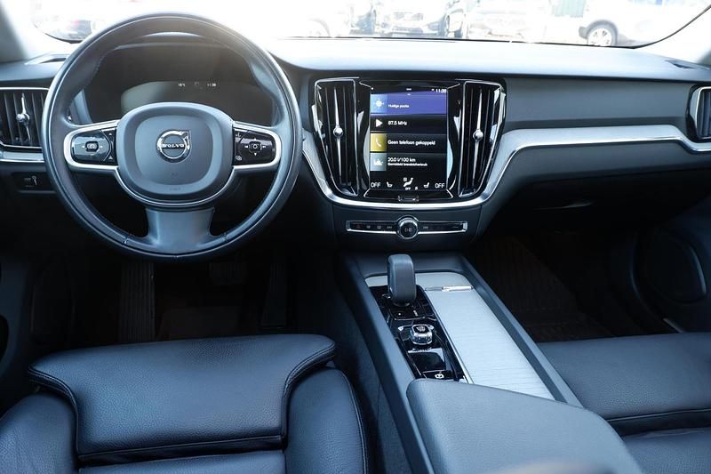 Occasion Volvo V60 CC Pro 251 PK (184 kW) 2021 Zwart Stationwagen