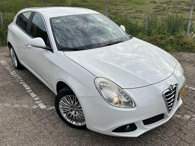 Occasion Alfa Romeo Giulietta Distinctive 170 PK (125 kW) 2011 Wit Hatchback