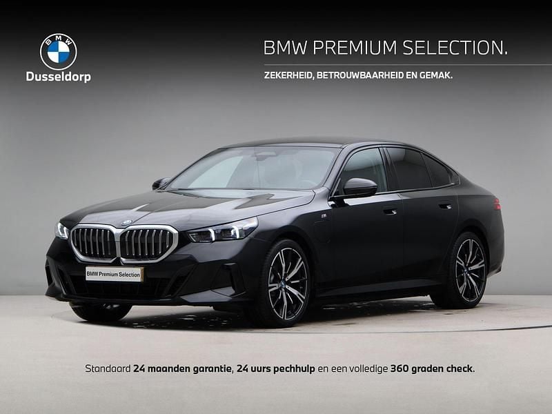 Zwart Gebruikt 2024 BMW 530e M Sport Sedan | € 62.500 - Afbeelding 1/4