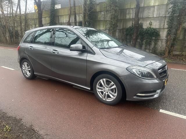 Occasion Mercedes B180 Ambition 122 PK (89 kW) 2012 Grijs MPV