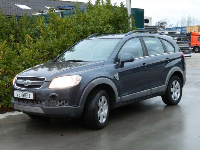 Grijs Gebruikt 2008 Chevrolet Captiva SUV | € 2.200 - Afbeelding 1/4