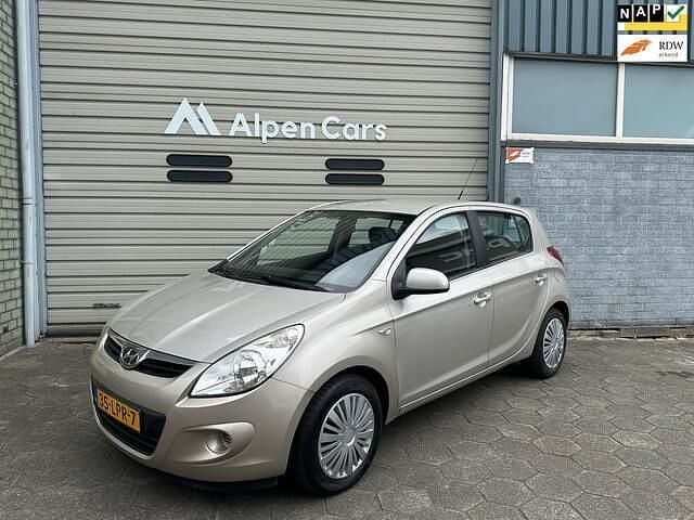 Grijs Gebruikt 2010 Hyundai i20 Hatchback | € 3.450 (Eerlijke prijs) - Afbeelding 1/4
