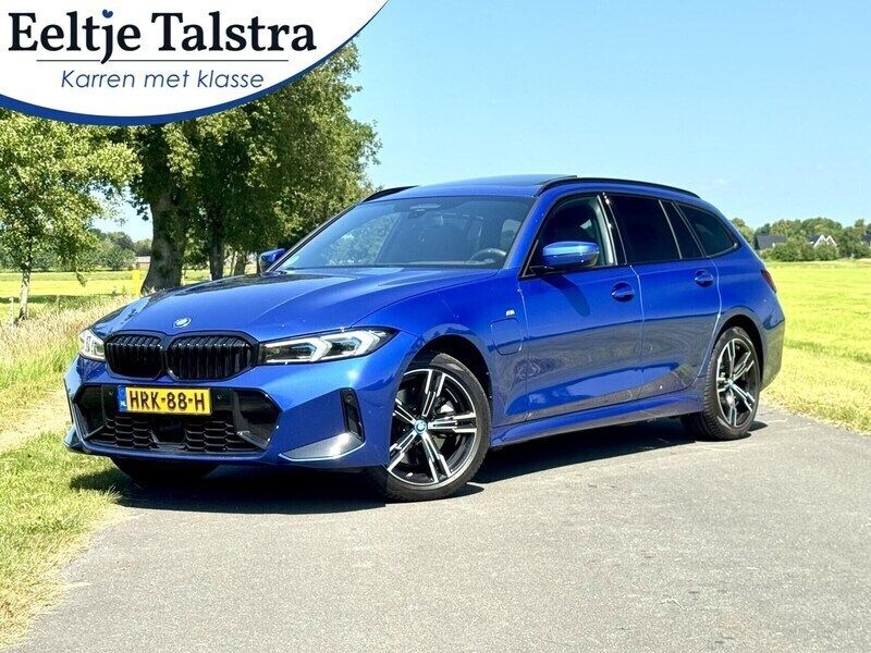 Blauw Gebruikt 2024 BMW 330 Stationwagen | € 49.800 (Eerlijke prijs) - Afbeelding 1/4