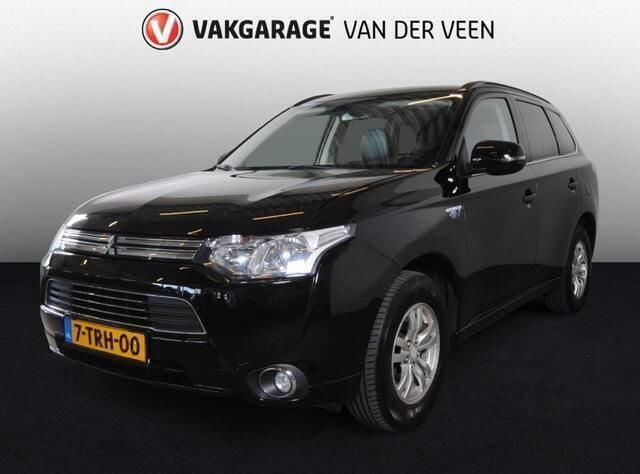 Zwart Gebruikt 2014 Mitsubishi Outlander SUV | € 15.945 (Eerlijke prijs) - Afbeelding 1/3