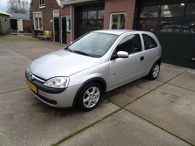 Grijs Gebruikt 2003 Opel Corsa Njoy Hatchback | € 1.350 (Eerlijke prijs) - Afbeelding 1/4