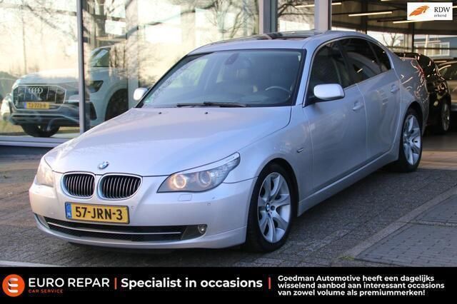 Grijs, metallic lak Gebruikt 2008 BMW 535 Executive Sedan | € 7.995 - Afbeelding 1/4