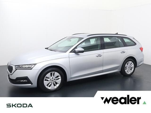 Grijs Occasion 2023 Skoda Octavia Ambition Stationwagen | € 21.640 (Eerlijke prijs) - Afbeelding 1/4