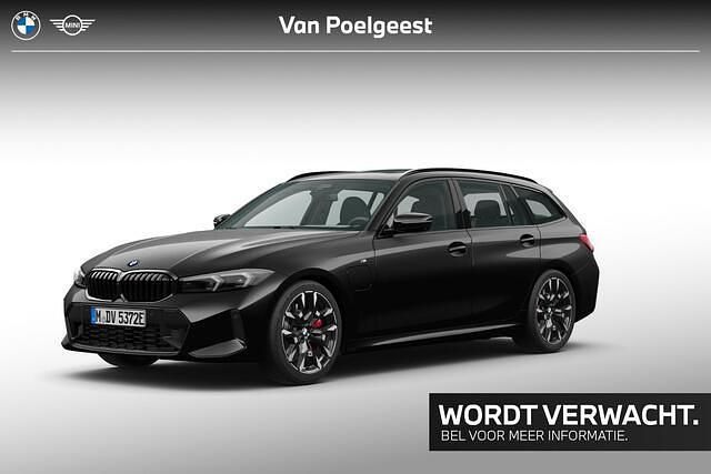 Zwart Gebruikt 2024 BMW 330 Performance Stationwagen | € 59.900 - Afbeelding 1/4